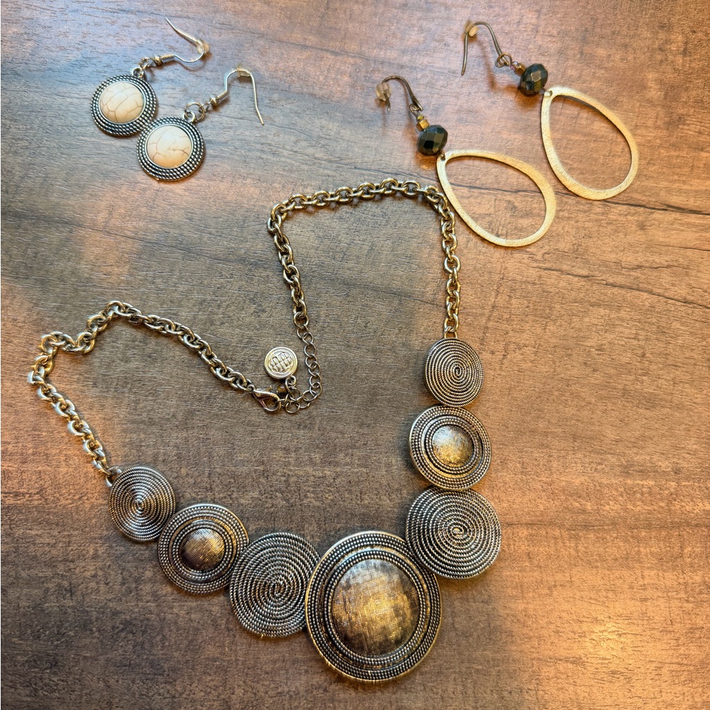 Silver Tone Spiral Statement Necklace And Earring Set